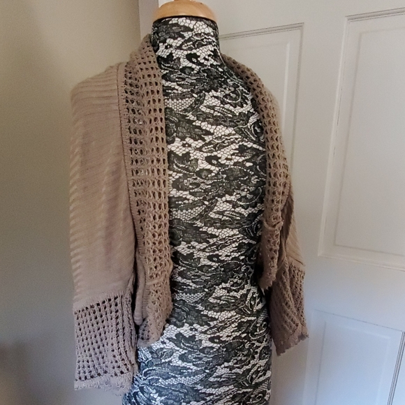 new directions Sweaters - NWOT New Directions knit 3/4 sleeve shrug, size XL